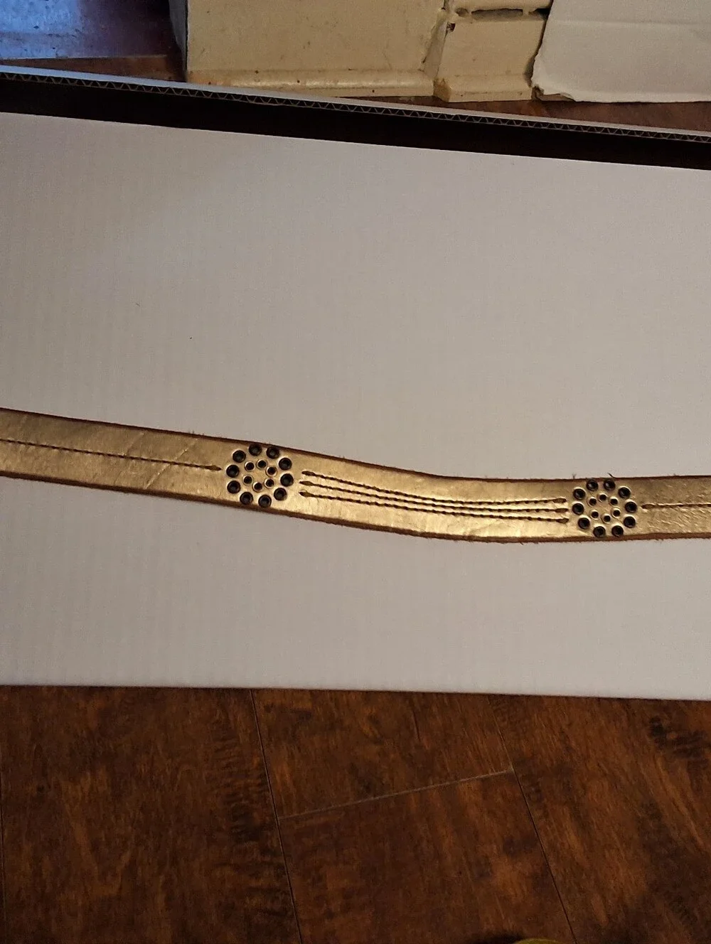 American Eagle Outfitters Distrsssed GoldWestern Metallic Leather Grommet Belt S